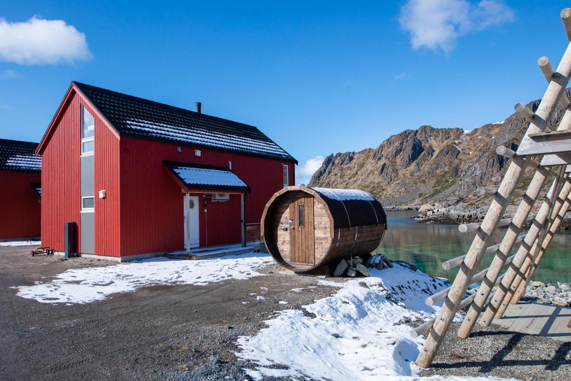Lofoten Waterfront Luxury Lodge Ballstad Exteriör bild