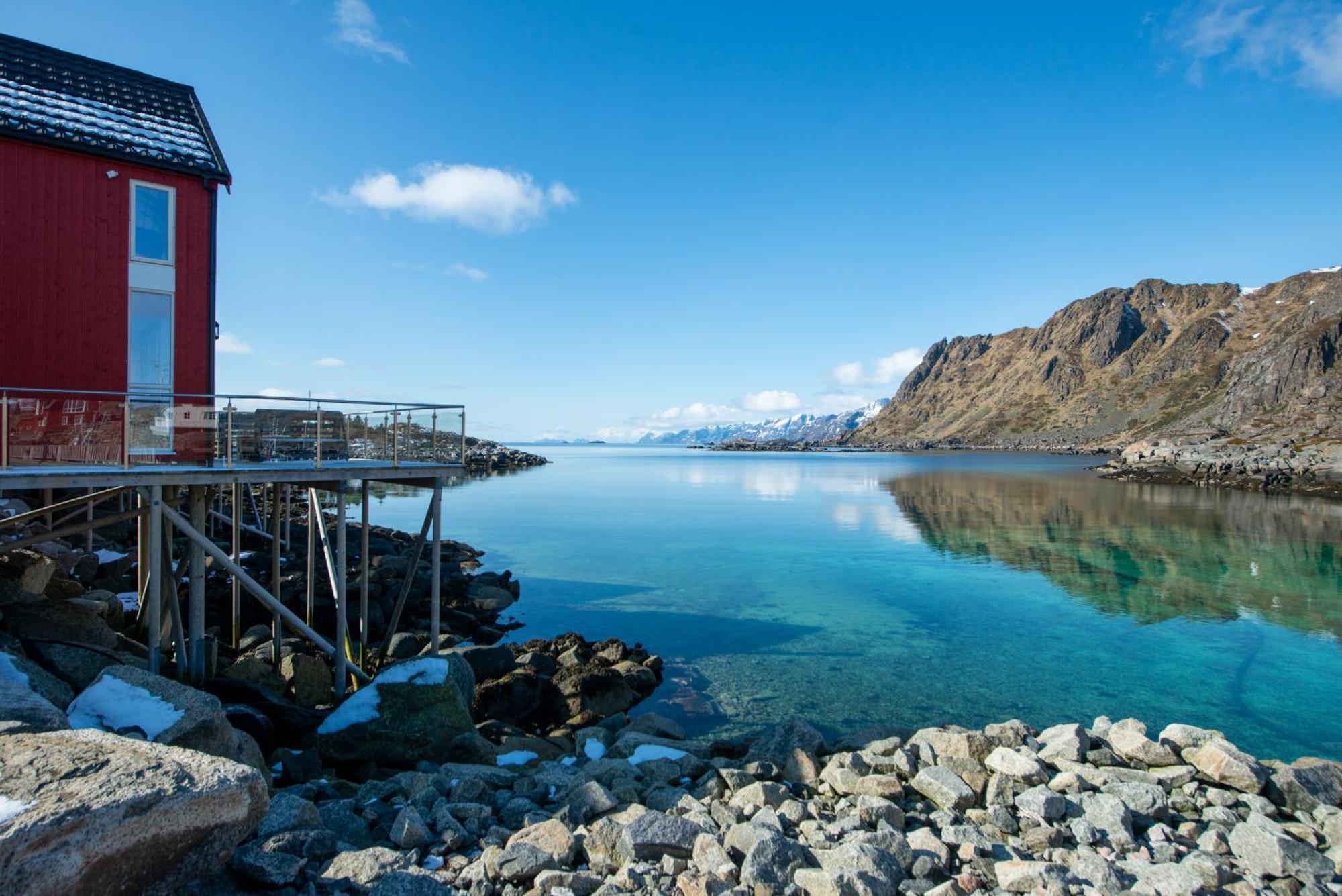 Lofoten Waterfront Luxury Lodge Ballstad Exteriör bild