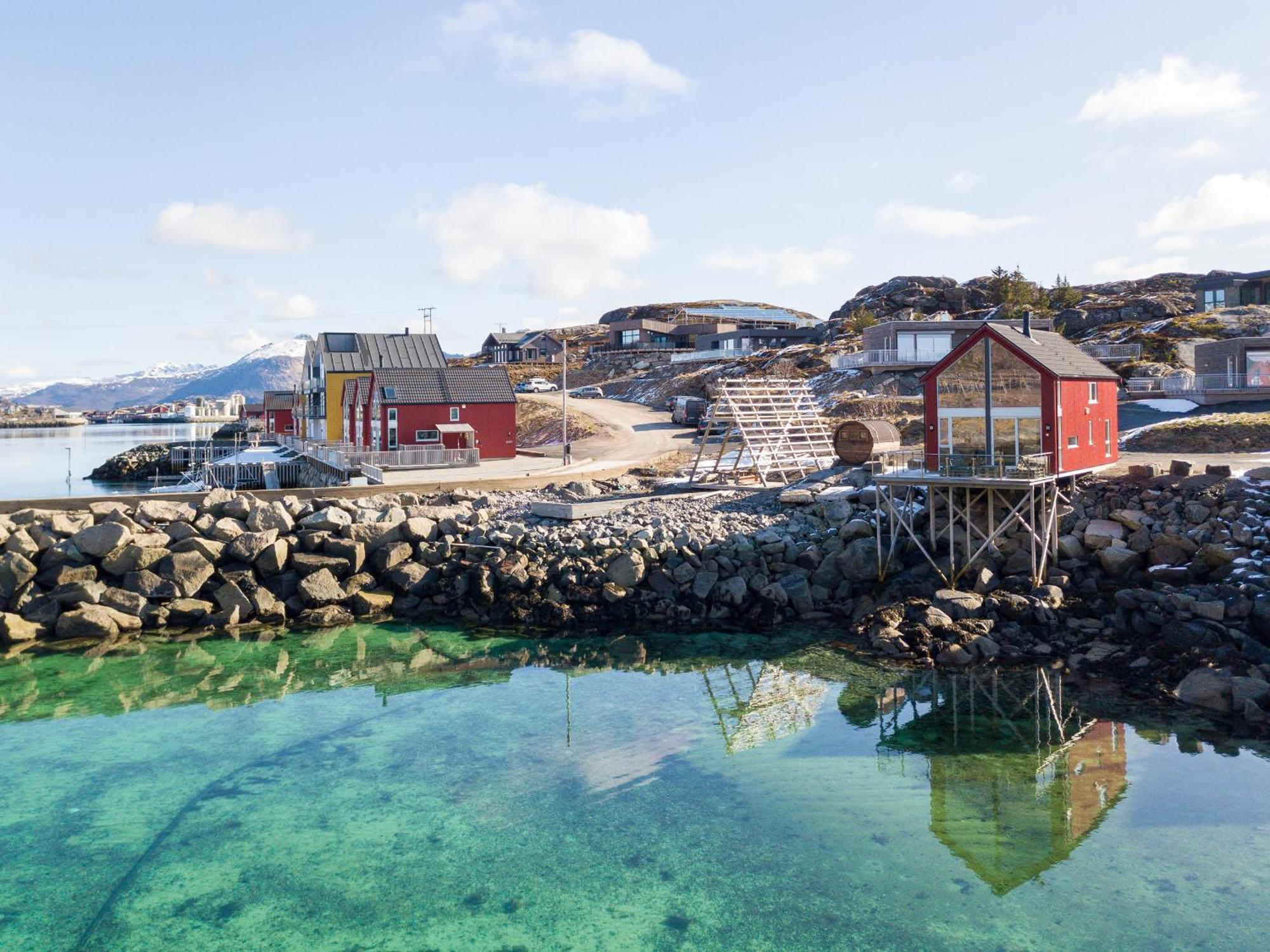 Lofoten Waterfront Luxury Lodge Ballstad Exteriör bild