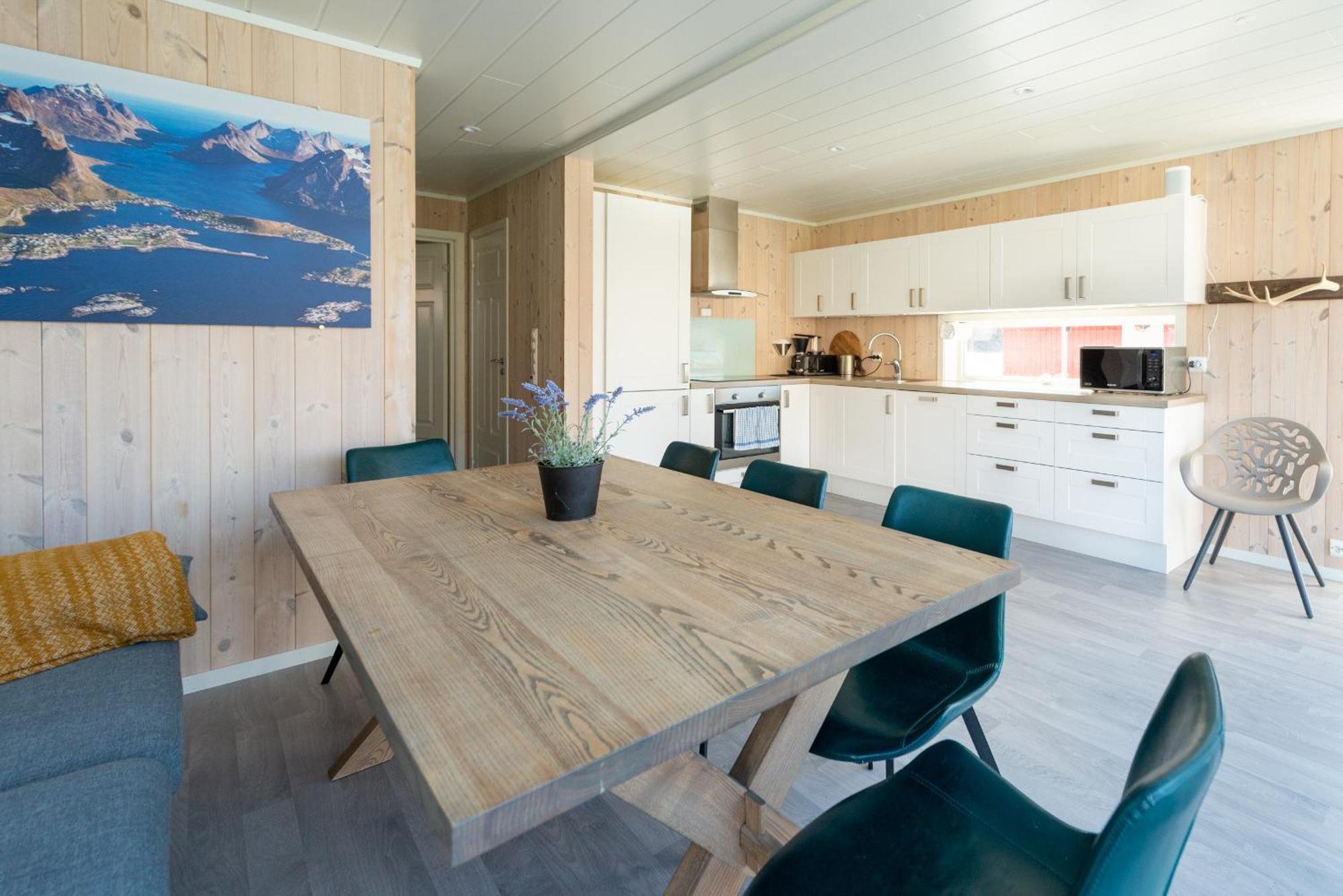 Lofoten Waterfront Luxury Lodge Ballstad Exteriör bild